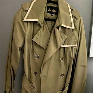 Sam Edelman  size M  olive green color cream leather trim